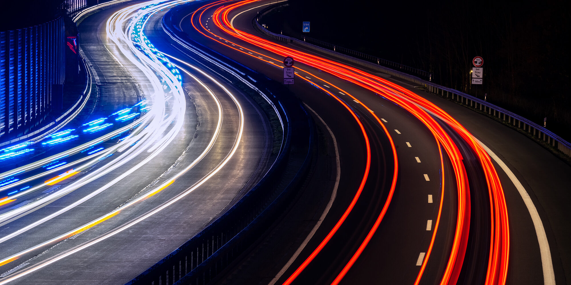 Autobahn-AdobeStock_498902947