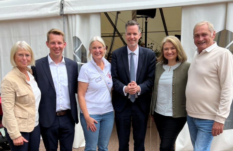 Mit unserem FDP-Bundesvorsitzenden Christian Dürr auf der Kirbe in Feuerbach