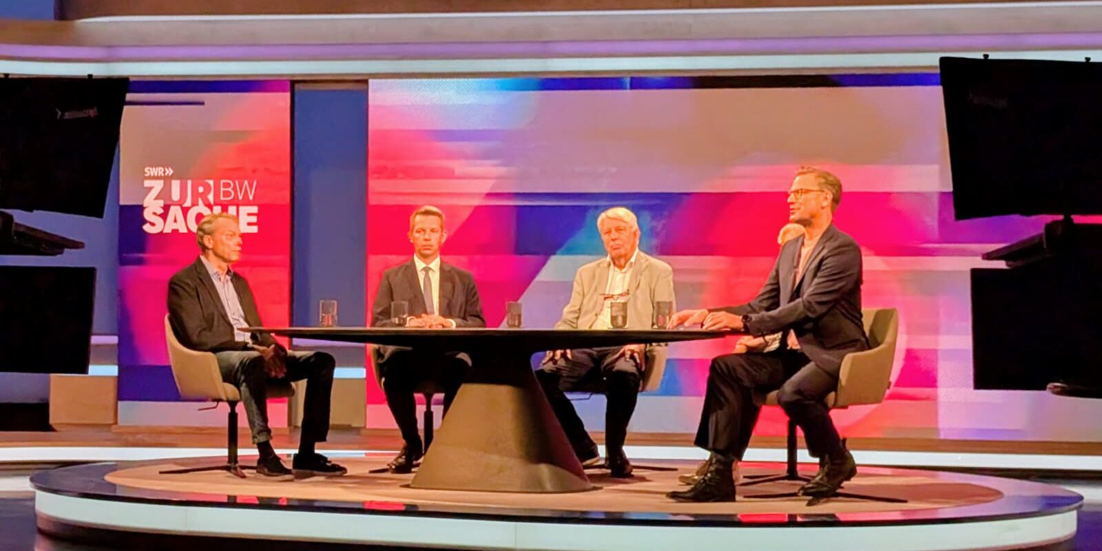 Runde-84a41dee-9927-4903-b07a-fdcaf7aa2cc0