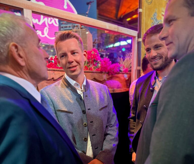 Schausteller-Frühstück auf dem Cannstatter Volksfest 2025